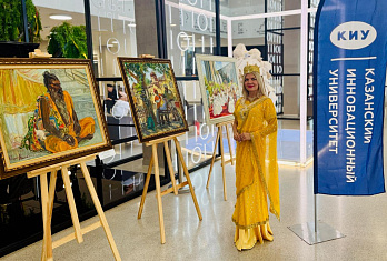 KIU Associate Professor Polina Ilyushkina Presented an Exhibition of Paintings at the First Business Forum "TIME: Russia – India. Mutual Effectiveness"