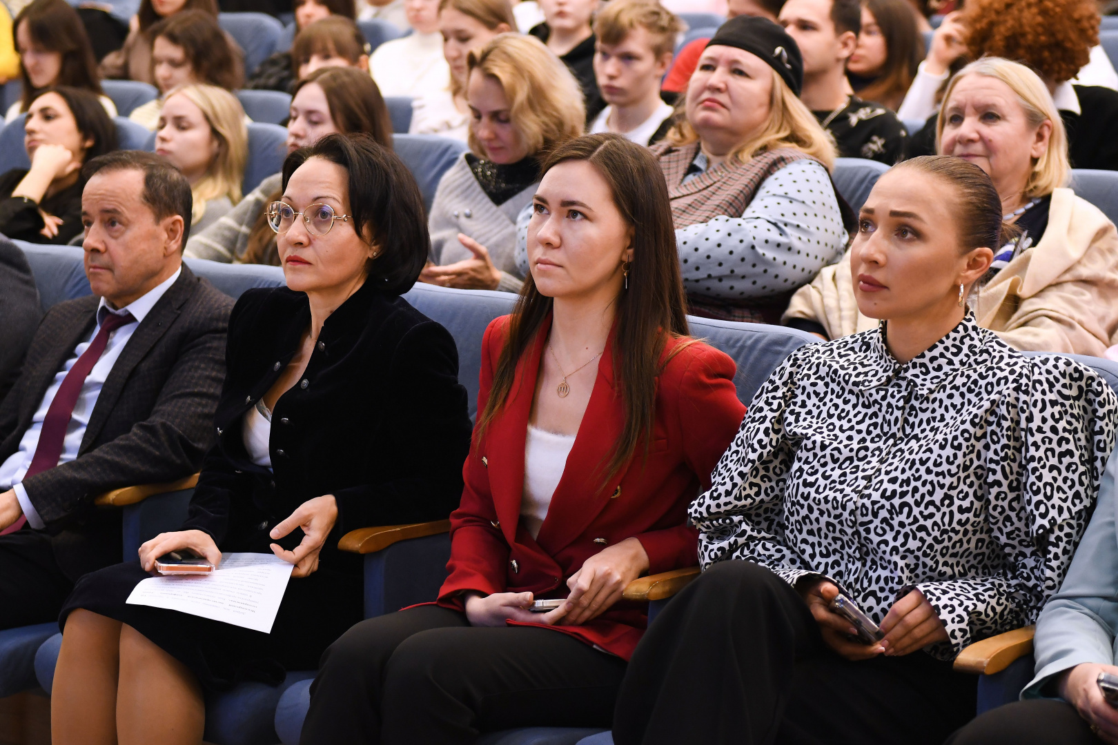 В адрес организаторов конференции поступило приветствие от генерального консула Республики Турции в Казани Угура Йылмаза. В своём обращении он подчеркнул значимость туризма как важного «моста» между Турцией и Россией, отметив, что гостеприимство является жизненной силой отрасли и основой для укрепления межкультурного диалога.