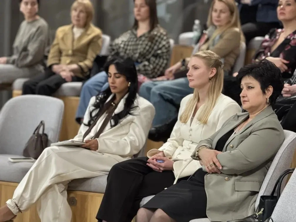 10 театр Камала.png