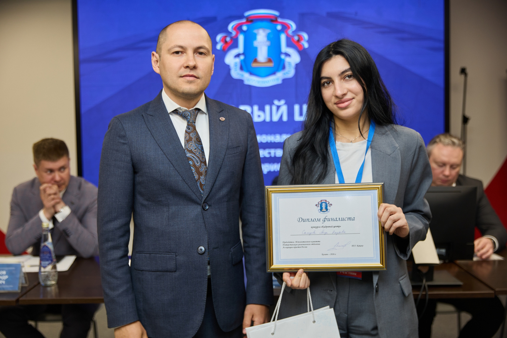 04 (3).jpg 04 (3).jpg