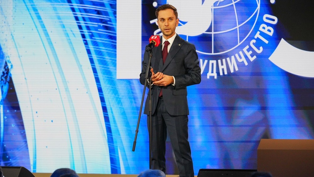 826e844efa71f28e6f3ab98863da8338.jpg 826e844efa71f28e6f3ab98863da8338.jpg