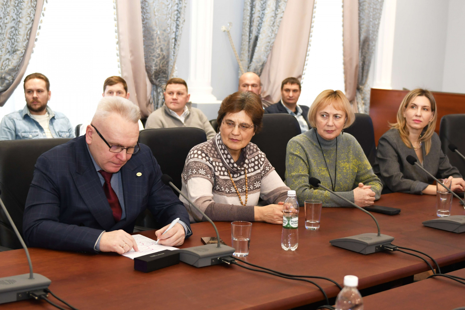 Торжественное награждение сотрудников КИУ и членов Российского общества «Знание» 