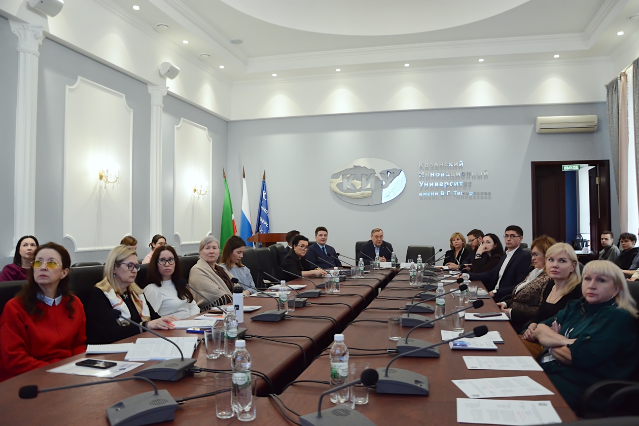 11 а кр стол.jpg