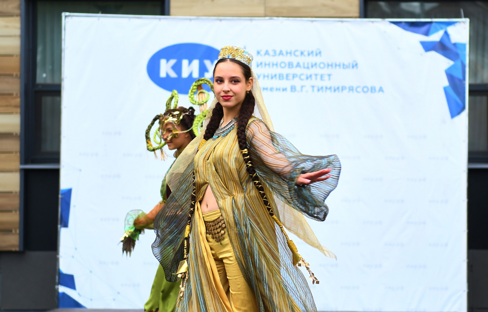 СТУДФЕСТ КИУ: первокурсники окунулись в яркую студенческую жизнь