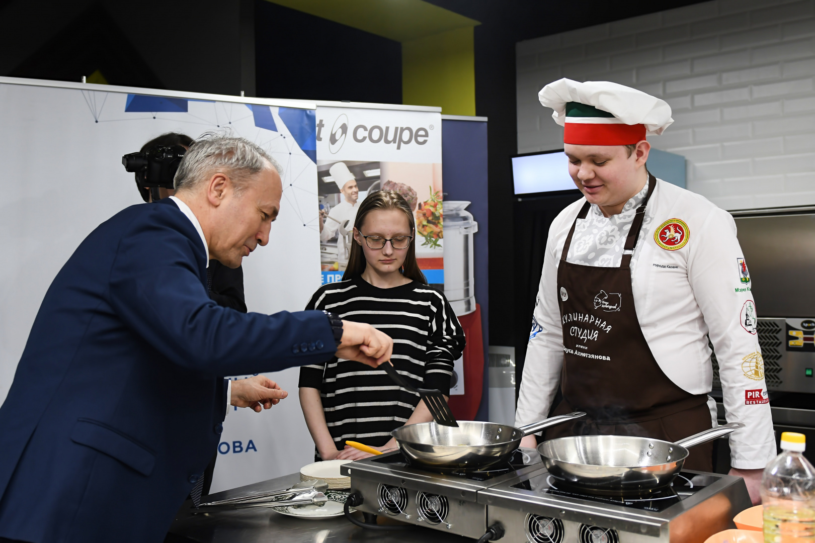 Иммерсивное гастро-шоу «Секреты татарской кухни»: погружение в мир вкусов и традиций в КИУ