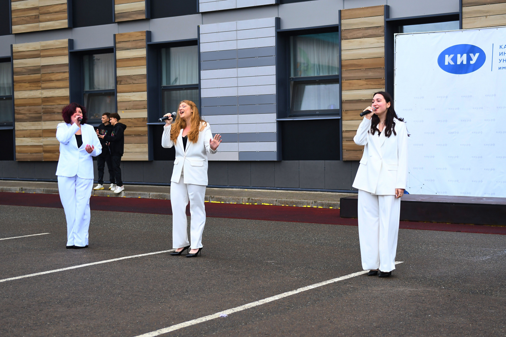 СТУДФЕСТ КИУ: первокурсники окунулись в яркую студенческую жизнь
