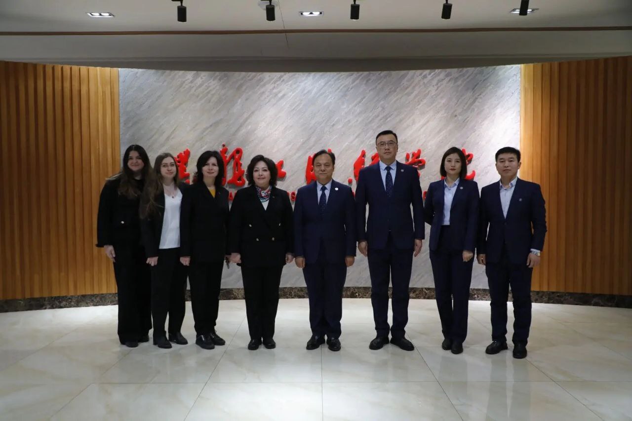 делегация китай.jpg