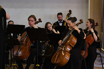 В КИУ состоялся праздничный концерт к Международному женскому дню