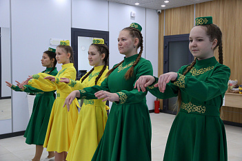 От Кукмора до Ниццы и Пекина: ФЛиМК открывает мир языков в Псякской школе г. Кукмор. 