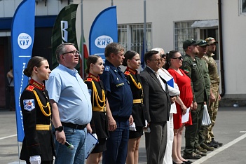 В колледже КИУ состоялась торжественная линейка ко Дню России 