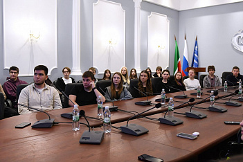 В КИУ прошла просветительская лекция «Добровольчество и экология»  